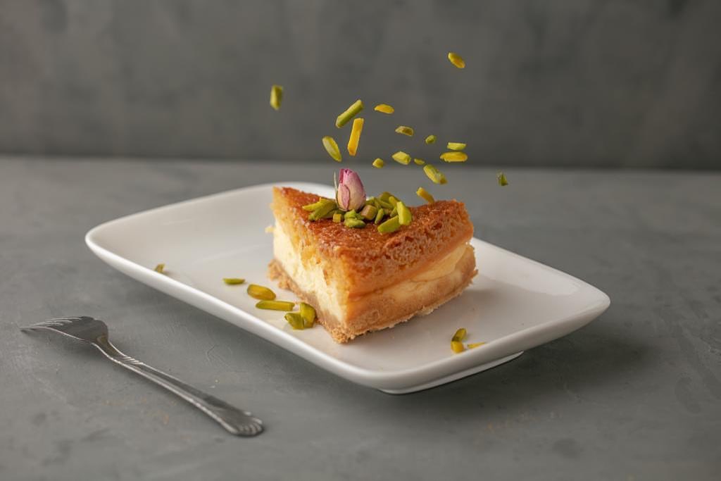 تشيزكيك بالبسبوسة - Basbousa Cheesecake #حلى #حلا #مناسبات #تشيزكيك #تشيز_كيك #بسبوسة #تشي