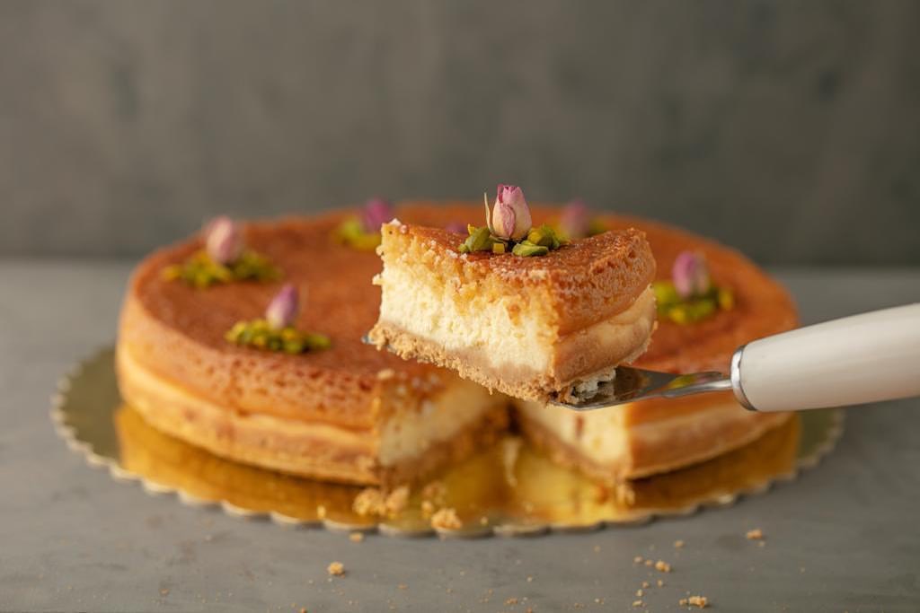 تشيزكيك بالبسبوسة - Basbousa Cheesecake #حلى #حلا #مناسبات #تشيزكيك #تشيز_كيك #بسبوسة #تشي