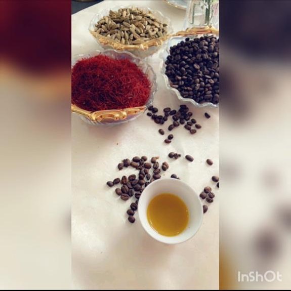 #قهوة_العزيمة عندما تثق بالقهوة ☕️ الذ و اسرع قهوه عربية بالهيل و الزعفران تحتاج الى ماء