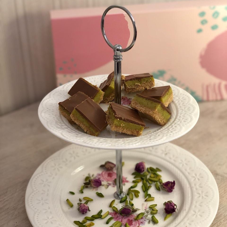 مكعبات الفستق #حلى_قهوة #حلى #حلى_لذيذ #قهوة #كوفي #tastme