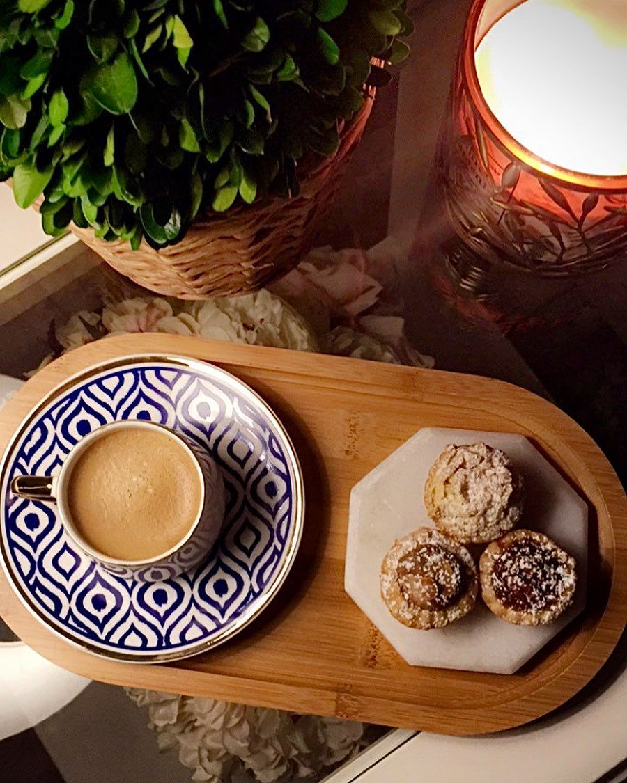 تبون تضمنون حلى لجمعاتكم الخميس والجمعة احجزوا بوكسكم من اليوم ☕️