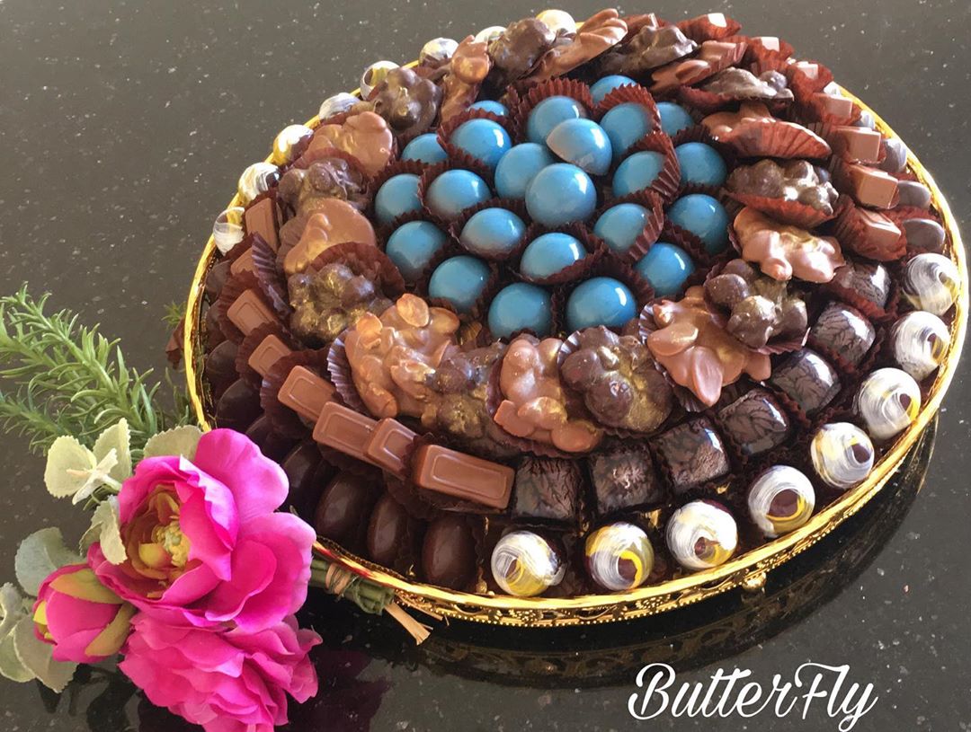 صينيه شوكولاتة مشكله ‎#الرياض#شوكولاتة#فاخره#مناسبات#حلويات#حفلات#تقديمات#مشكل#نكهات#موالي
