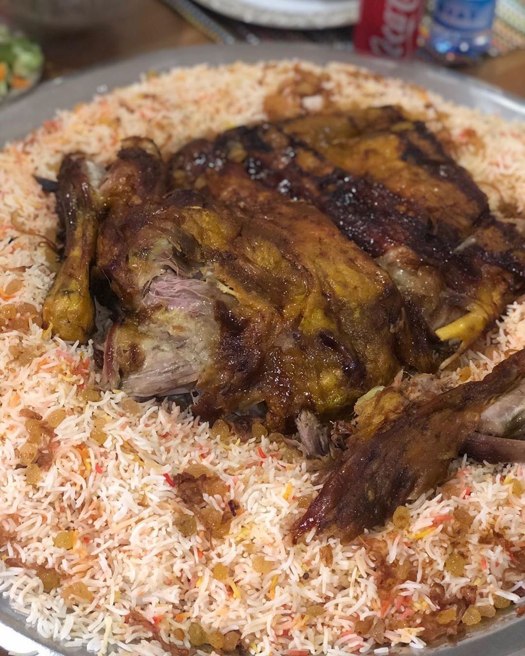- خروف الشيف فروع جده والدمام بخدمتكم للفطور والغداء من الساعه 6 ونص صباحا يوميا للطلبات ا
