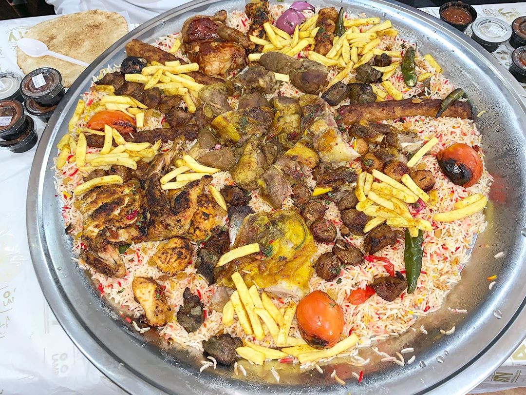 طبق مشكل مشاوي وخروف مشوي ومدفون وشوايه - • • • • • • • • • • • • • #تصويري #foodie #السعو