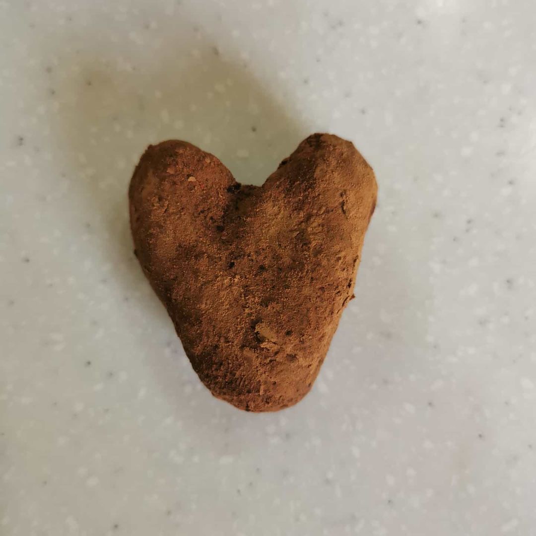 Our new love ❤️ #raw #bites #bitez #healthysnacks #healthyfood #homemade #energybites #pos