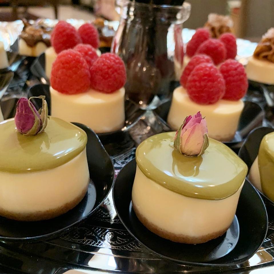اسعد الله اوقاتكم بكل خير الف عافية عالجميع ونسعد باستقبال طلباتكم يومياً وعلى استعداد تام