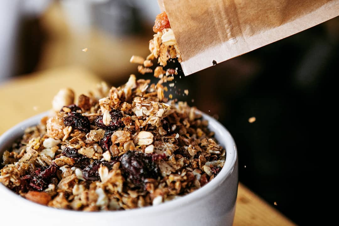 Start your day with a healthy choice Don't miss granola bowl #جرانولا #جرانولا_صنع_منزلي #