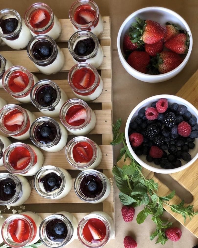 - Mini cheesecake