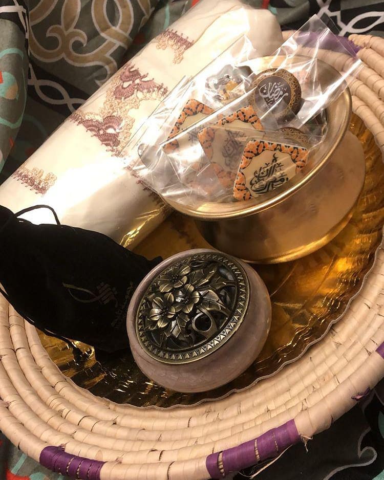 شرشف صلاة ومبخرة ومبثوث وشوكولاته المجموعة ب ١٥٠ نفذت الكمية ❌
