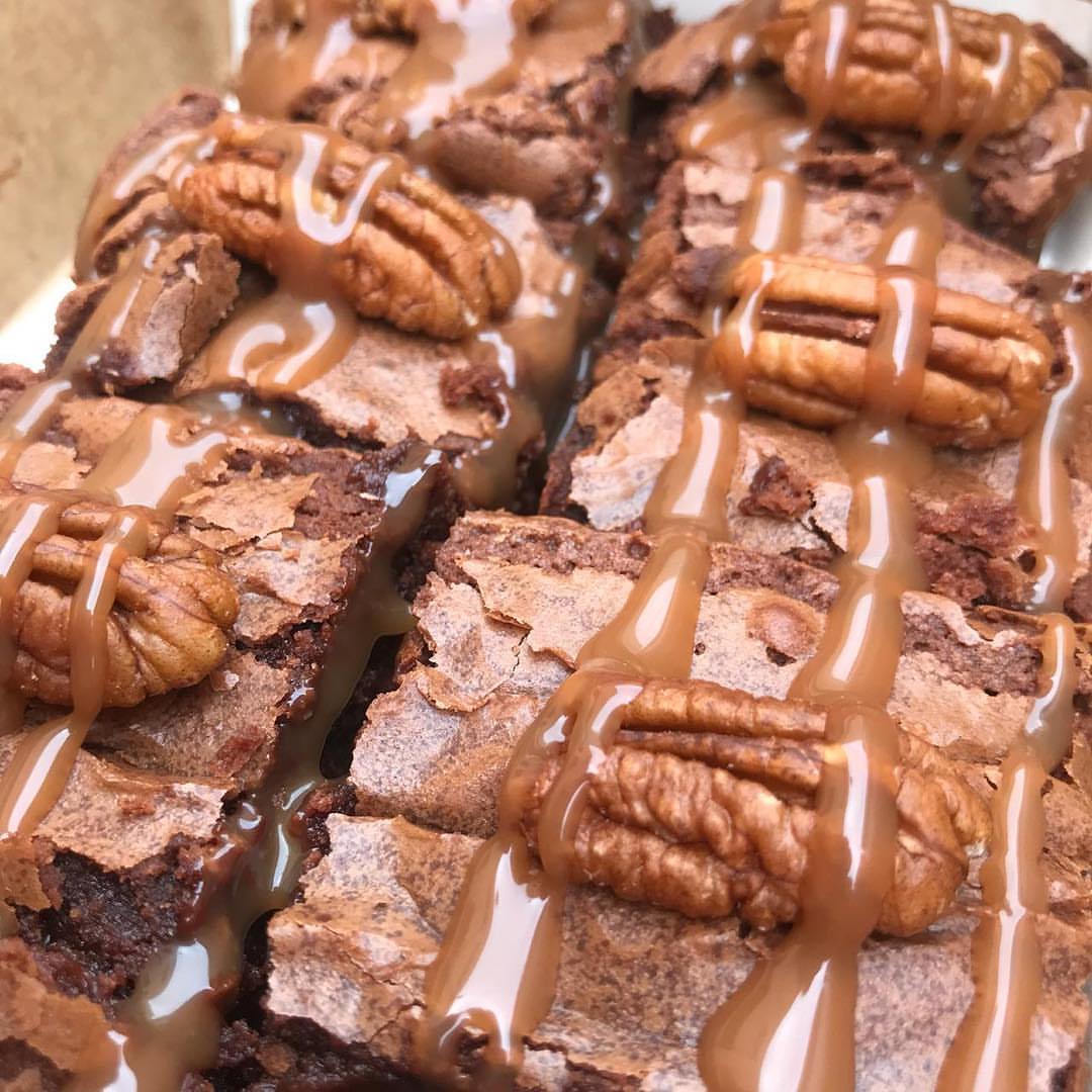 ورجعنا لكم بنوع براونيز جديد ✨ . . #baking#bake#bakery#fruit#dessert#chocolate#brownies#i