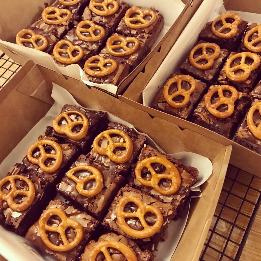 Pretzel Brownies |براونيز بالبريتزيل . . #baking#bake#bakery#pretzel#dessert#instafood#kit