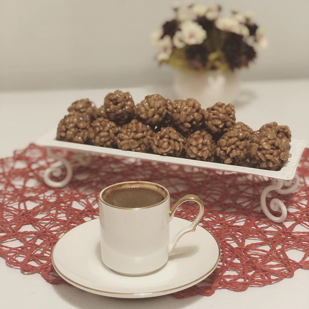 حلا الرايس كريسبس #حلويات #شكولاته #حلويات_ #حلا #تقديمات #ضيافه #ضيافة_قهوة #منتجات_يمي_ت