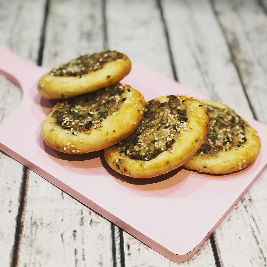 عيش ابواللحم #مناسبات #مناسباتكم #ضيافه #خفايف #عزايم #تقديمات #جمعات #منتجات_يمي_تمي #ضيا