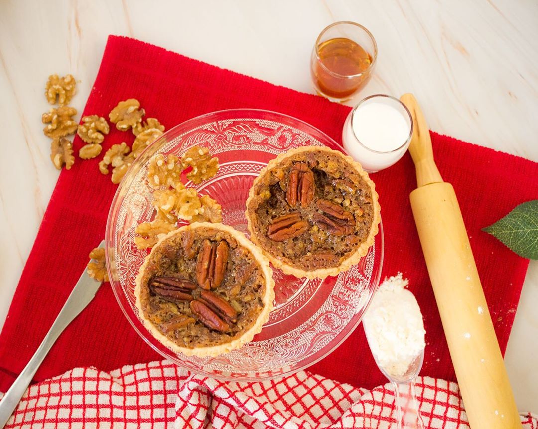 . . . #حلويات #البيكان #pie فطيرة جوز البيكان #pecanpie #pecan #icecream #فطيرة #جوز #فطير