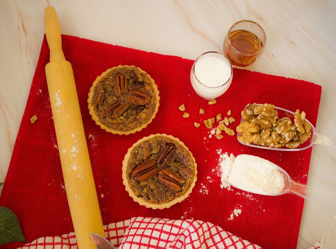 . . . #حلويات #البيكان #pie فطيرة جوز البيكان #pecanpie #pecan #icecream #فطيرة #جوز #فطير