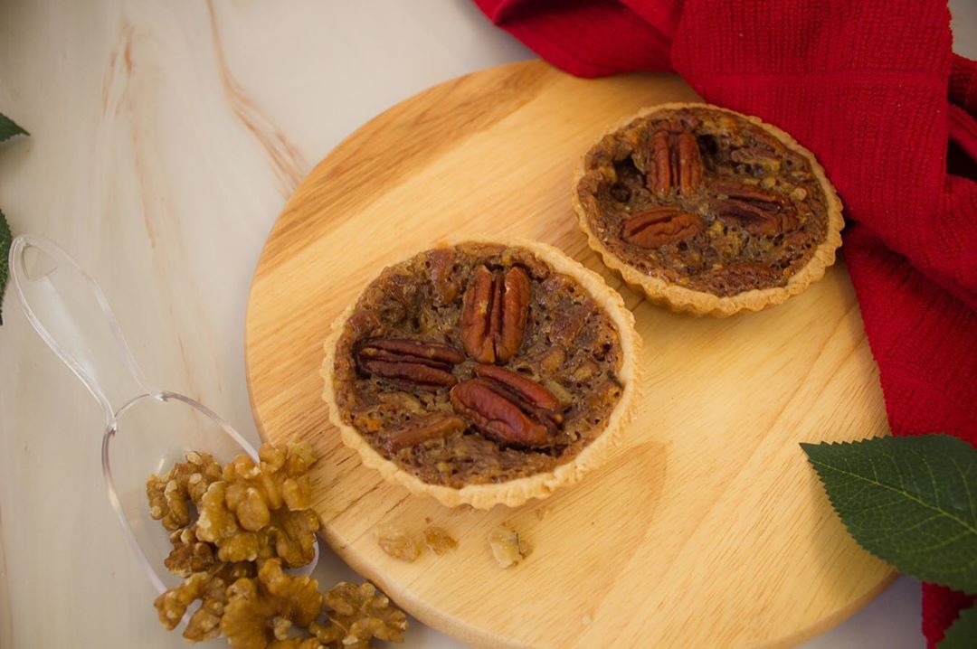Pecan pie . . . . #البيكان #pie فطيرة جوز البيكان #pecanpie #pecan #icecream #فطيرة #جوز #