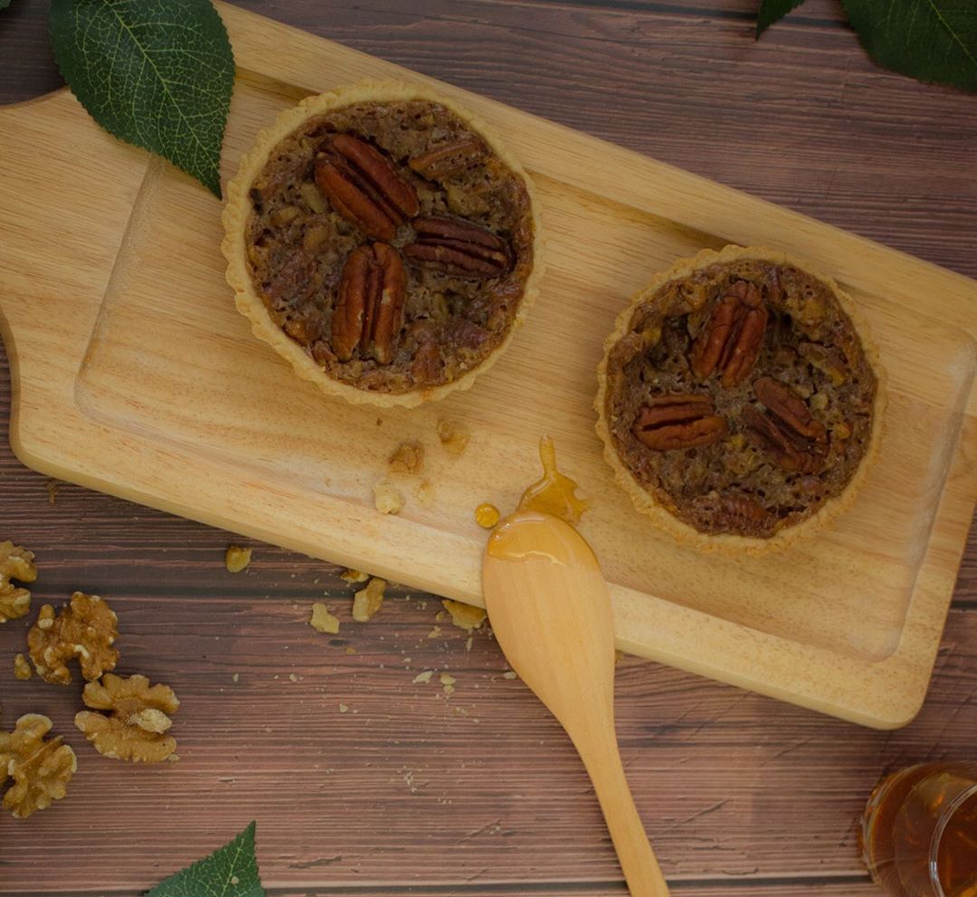 جديدناااا تارت البيكان لا تفوتوا . . . #بيكان #حلويات #sweets Pecan pie . #البيكان #pie فط