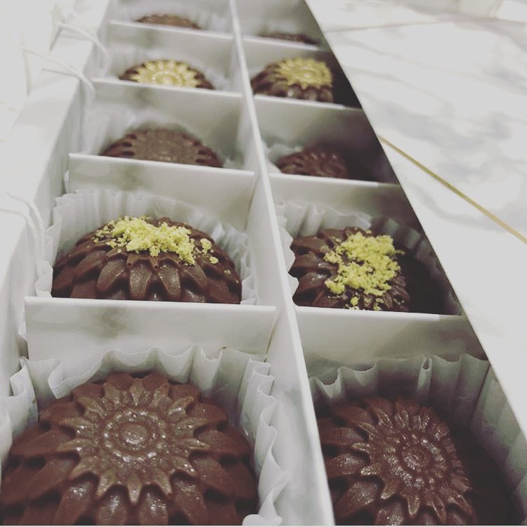 عوافي عليك ياقمر #حلوياتي #مناسبات #حب #حلويات #الرياض #قهوة #حلى