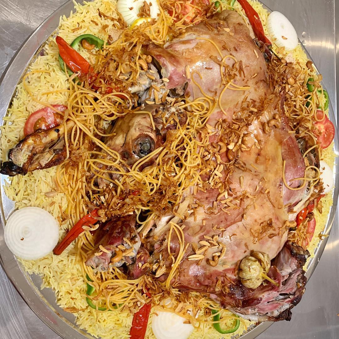 نص هرفي نعيمي #مندي_مجيد #مندي #مندي_لحم #مندي_لحم_دجاج #مندي_هرفي #تيوس #مطعم #مطاعم #طبخ