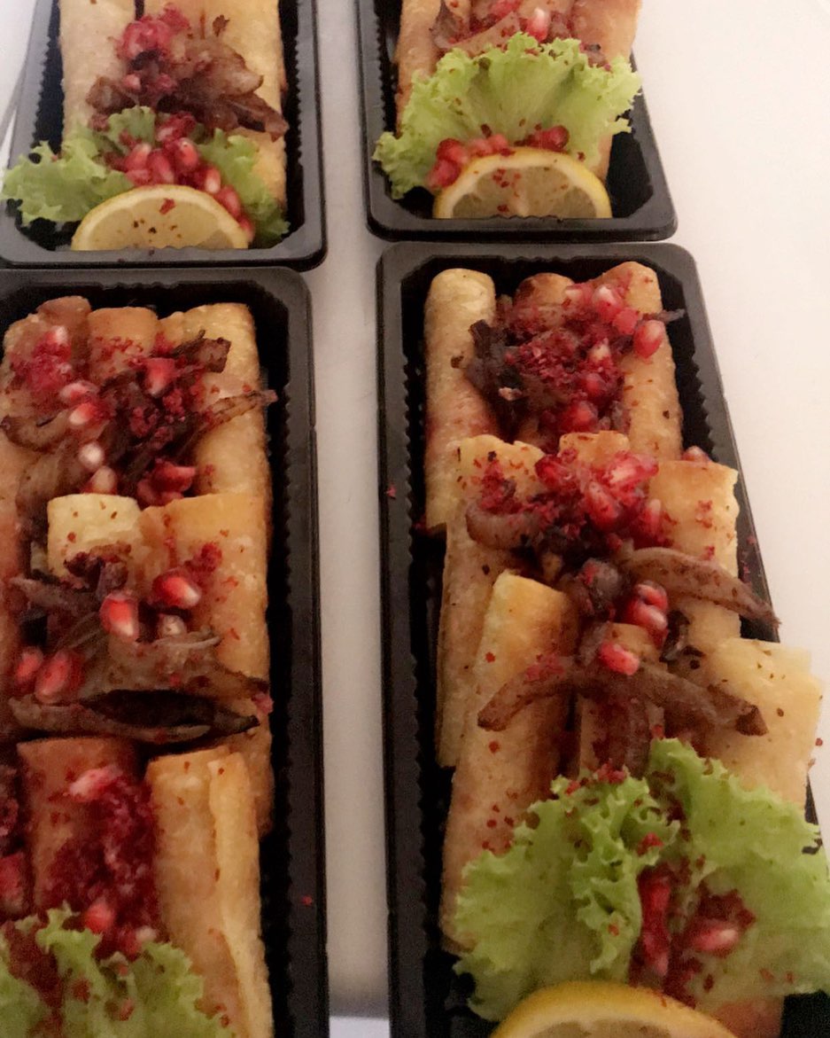 متوفر يوميا محل نوراليتا. بالدمام على ١٠ريال مسخن دجاج مع صوص ✌️