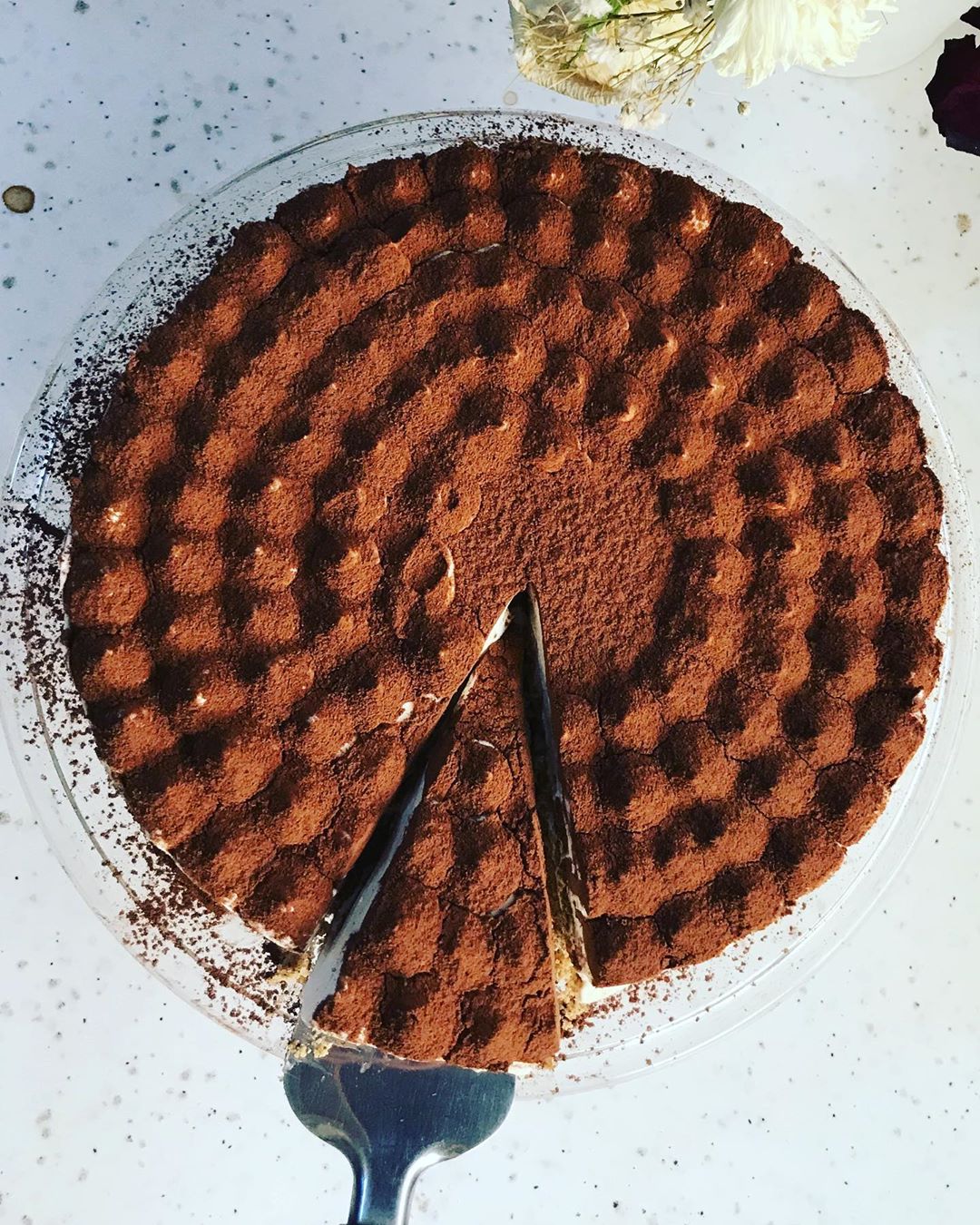 المقادير والطريقة:كاس ونص كاس بسكويت دايجستف مطحون يخلط مع ٥٠ غرام زبده ذايبه ثم يكبس في ص