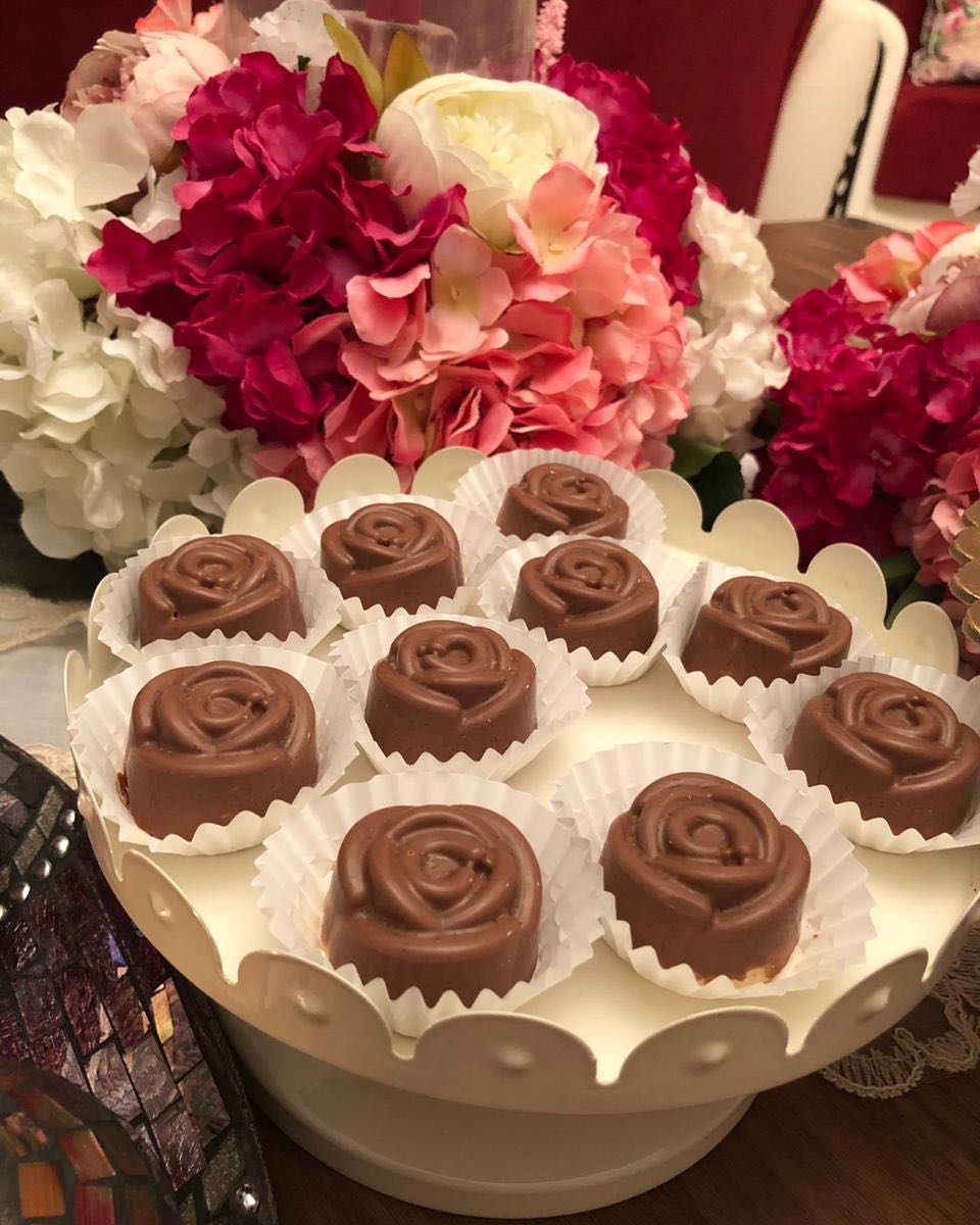 حلا وردات الجوري الحبه 2 ريال . . #كيكه_الجوزاء #حلا_ورد_الجوري #حلا_الروماني #الاسر_المنت