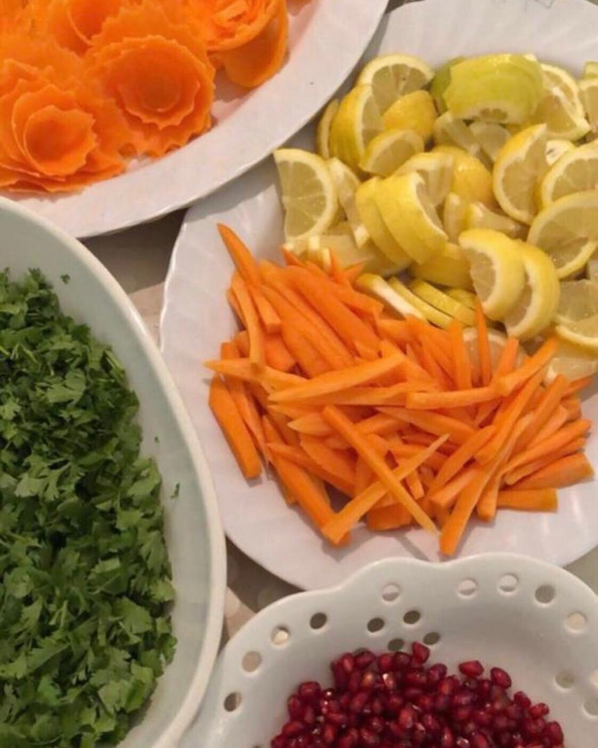 ☘️ورق عنب ام ناصر بأجود المكونات يطبخ يومياً طازجوع حسب الطلب بدبس الرمان وصوص السبايسي #ص