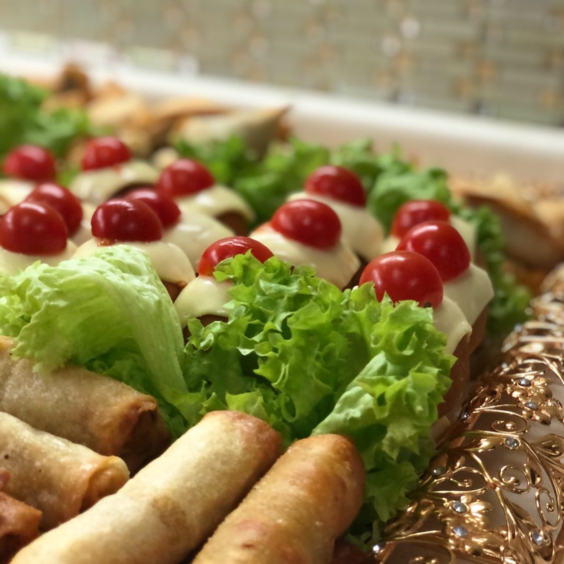☘️ورق عنب ام ناصر بأجود المكونات يطبخ يومياً طازجوع حسب الطلب بدبس الرمان وصوص السبايسي #ص