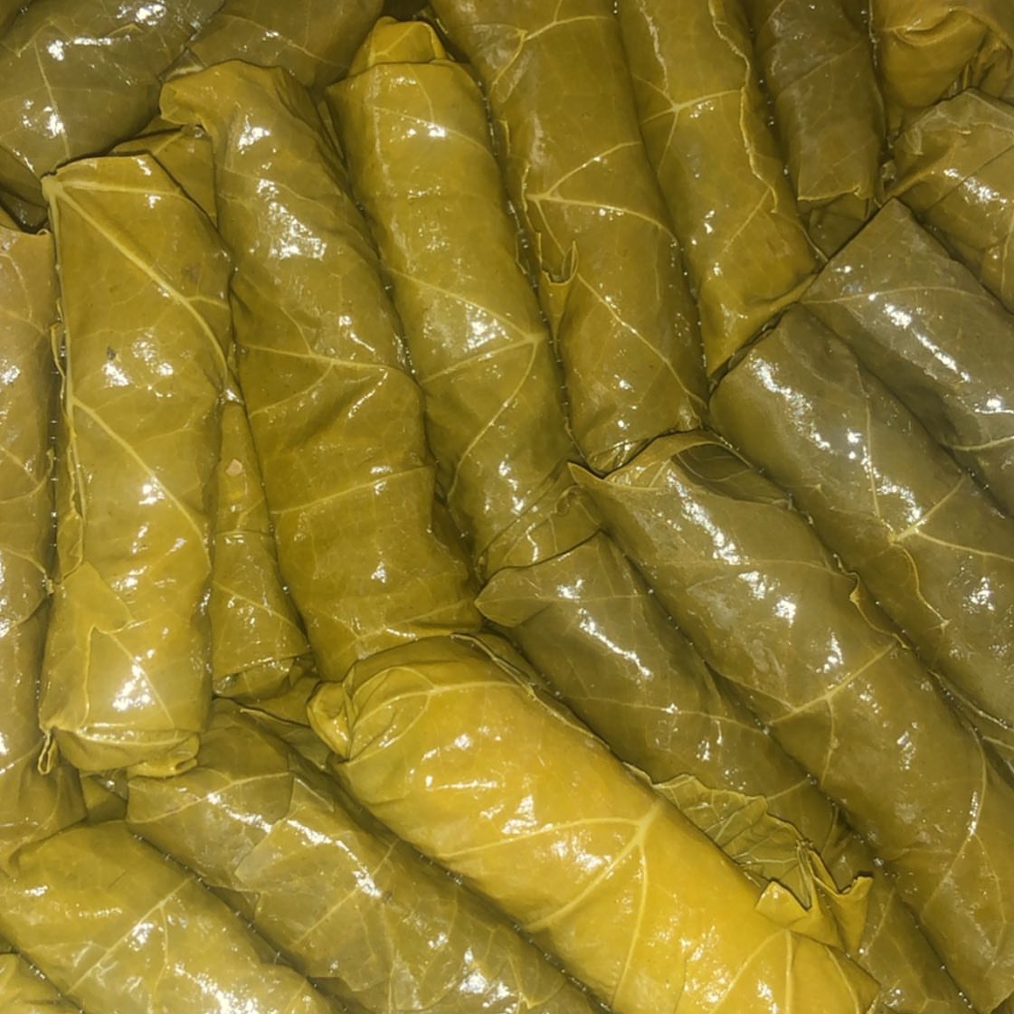 ☘️ورق عنب ام ناصر بأجود المكونات يطبخ يومياً طازجوع حسب الطلب بدبس الرمان وصوص السبايسي #ص