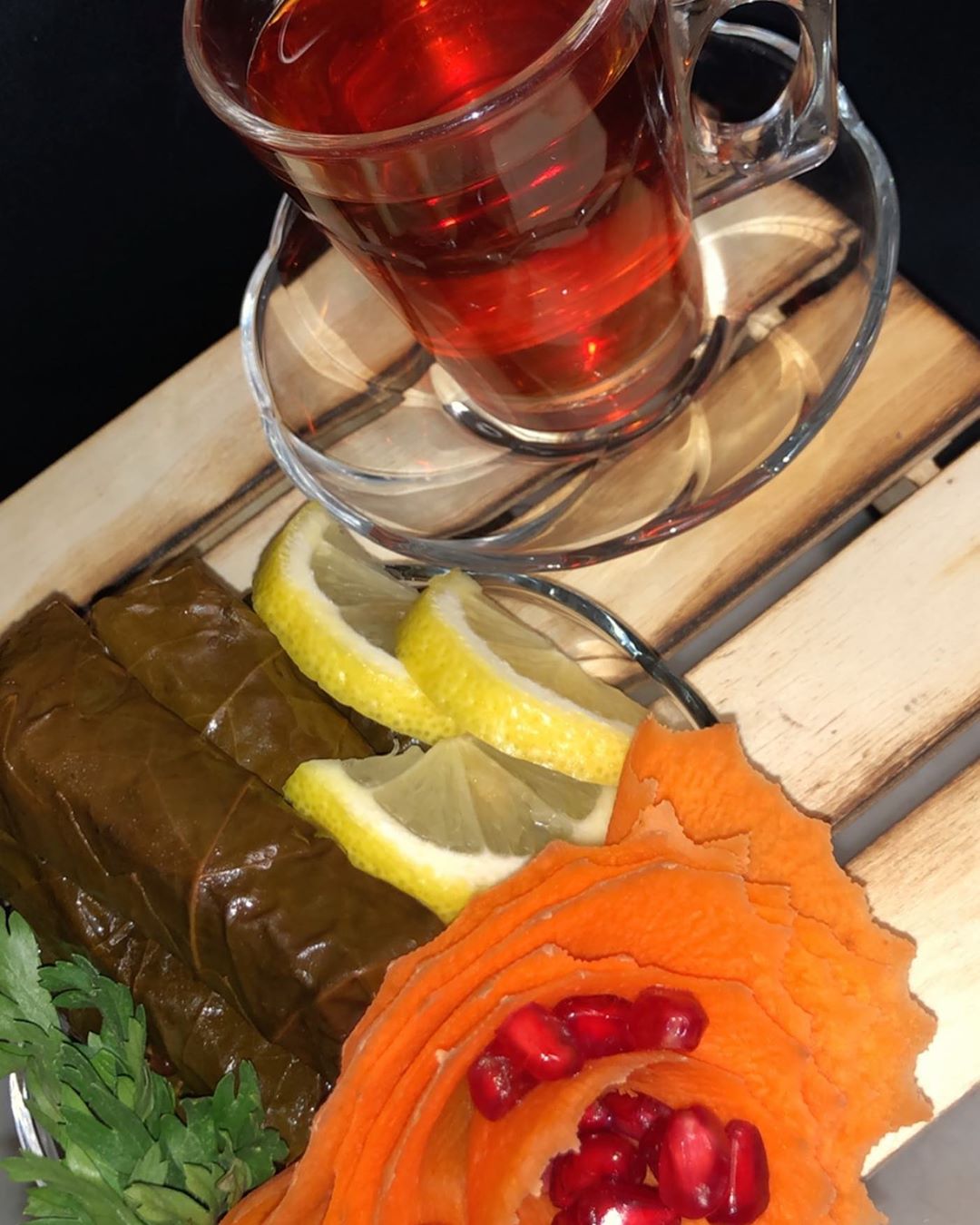 ☘️ورق عنب ام ناصر بأجود المكونات يطبخ يومياً طازجوع حسب الطلب بدبس الرمان وصوص السبايسي .