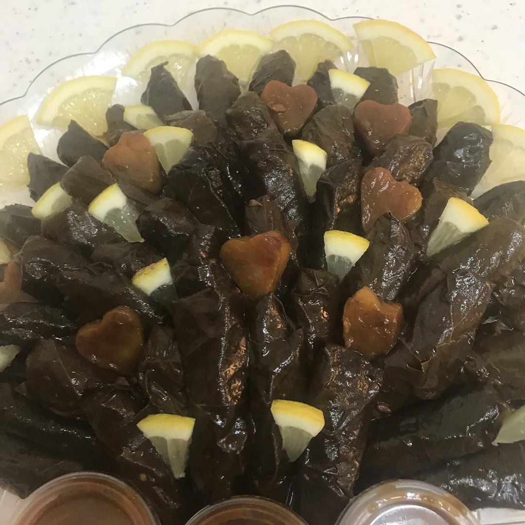 ورق عنب رنا صحن ٤٠حبه ب٤٠ريال والتوصيل لحي الشفا ١٠ريال والاحياء القريبه حسب البعد #نهى_نب