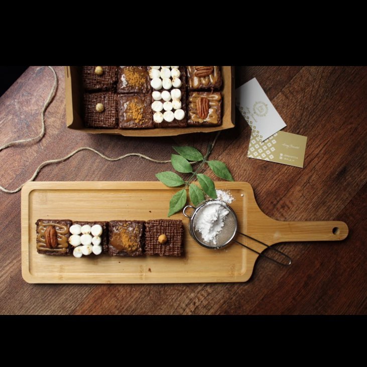 براونيز ١٢ قطعة هشه مطعمه بالشوكولاه ب 35 SR #براونيز_كيك #براوني#براونيز#شوكولاته#حلويات#