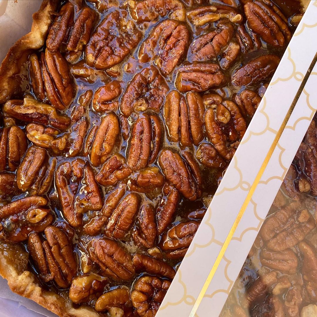 خميسكم تارت البيكان #pecanpie #حلى