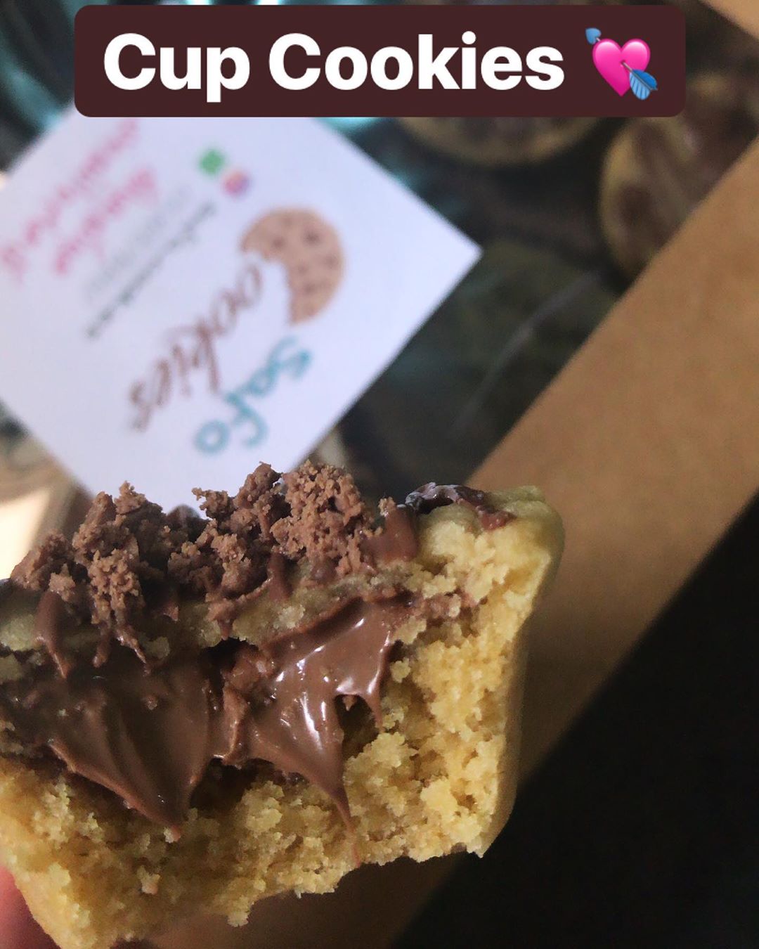 كوكيزنا معاكم في كل مكان ✨ تصوير زبونة . . . #طلبية_اليوم #كوكيز_هش #crinkle_cookies #كرن