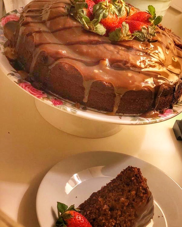 هلا هلا بالوكند السعيد يارب دايم سعيدين وبصحه وعافيه ورضاء من الله الله ☘️ كيكه الويكند تد
