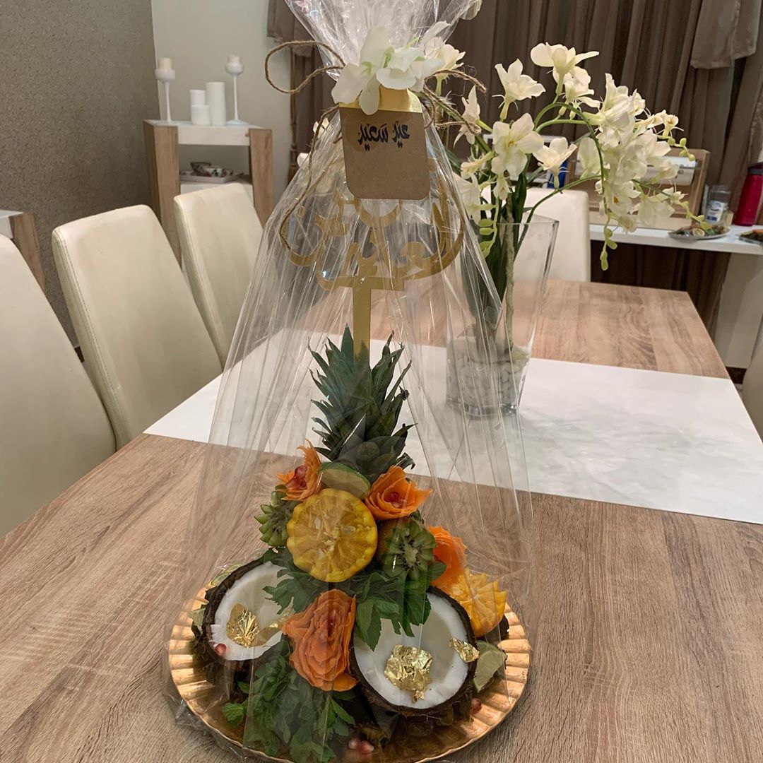 سارعو بحجز صنيه العيد ب١٠٠ريال فقط ٤٠حبه ورق عنب مع زينه فواكه وتغريسه العيد وكرت معايده ل