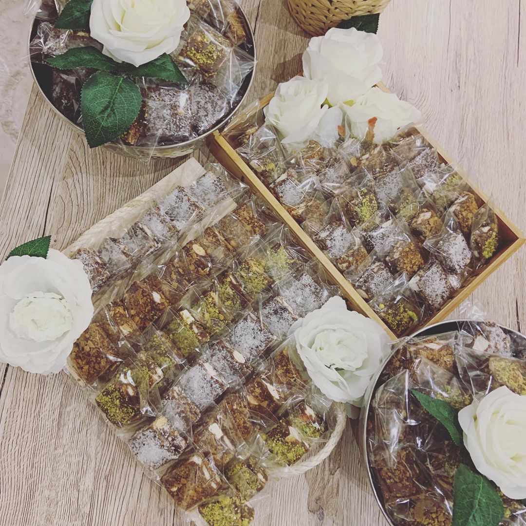 طلبيات اليوم#روكي_رود #روكي_روود #حلوياتي #حلى_قهوة #حلى_منزلي #توزيعات_مميزة #شوكولاته_مغ