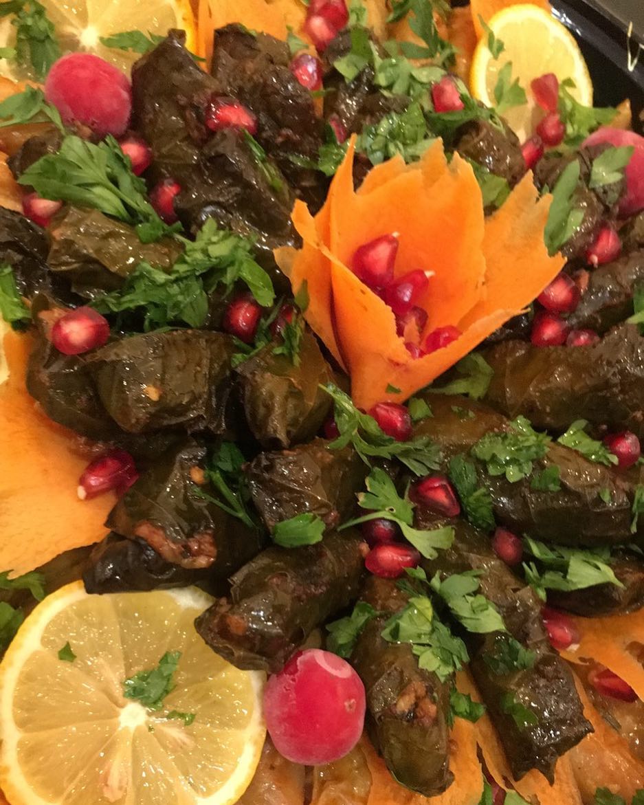 صحن مكس ورق عنب وملفوف #ورق_عنب #كيكة_زواج #محشي_ملفوف #محاشي #ورد_طبيعي_دائم #ورقعنب_حامض