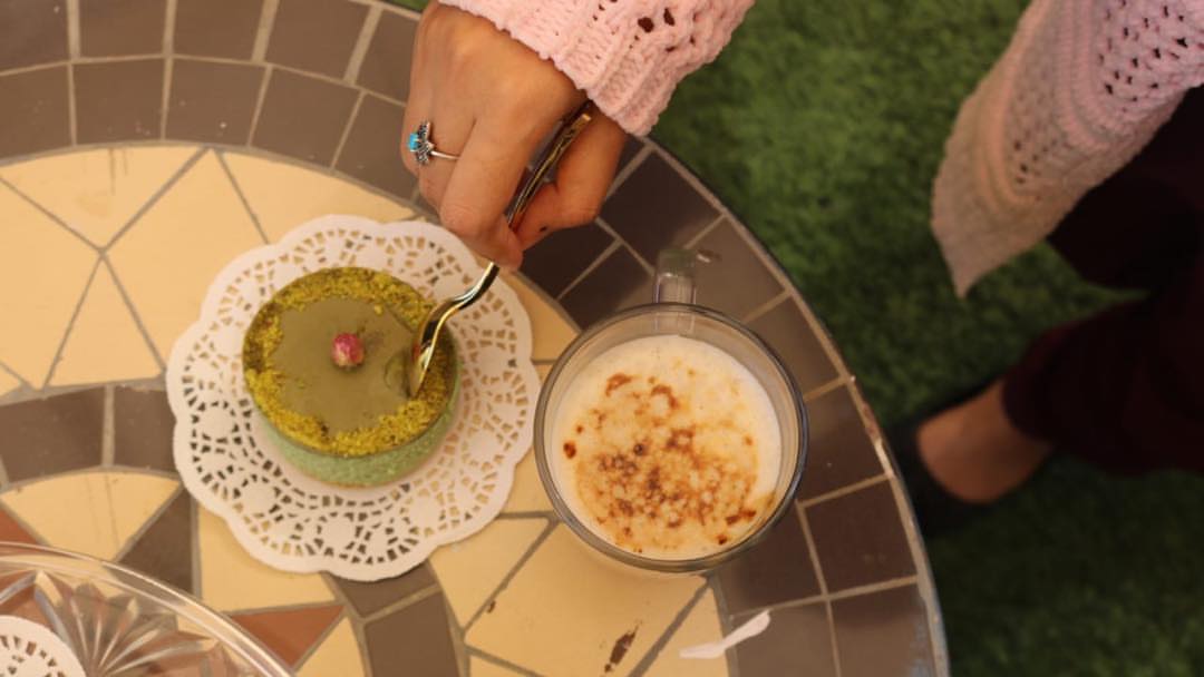. . الجو يبغاله حلا لذيذ . مين يتفق ؟؟ . #tart_manis #حلا #كيك