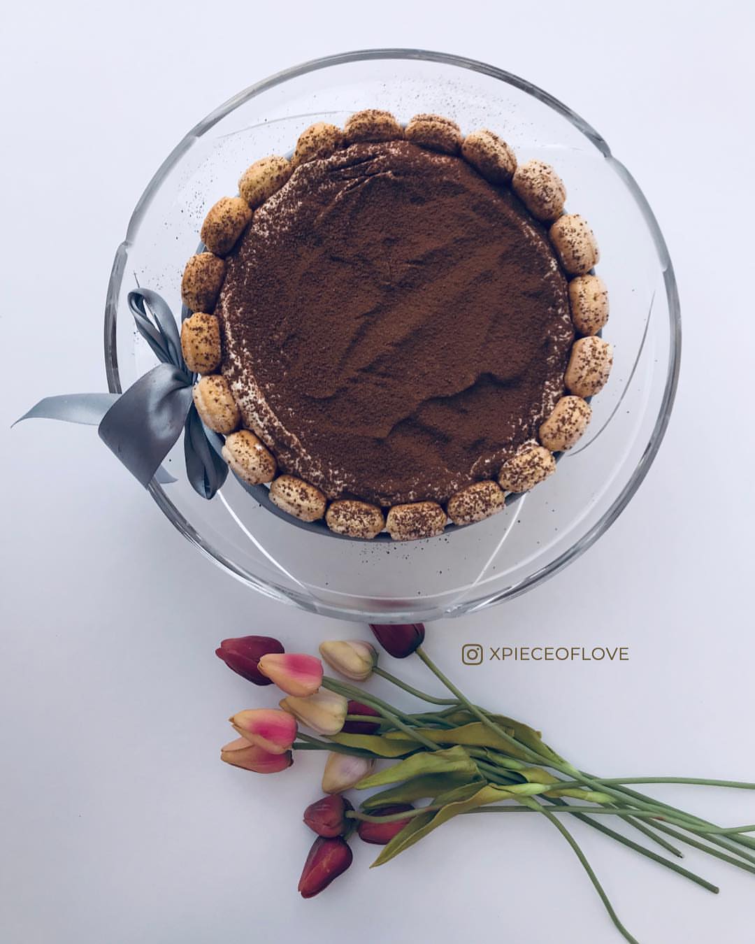 اختموا يومكم بقطعة من التيراميسو بـ ١٤٥ ريال، عافية عليكم ✨♥️ ... #حلويات #قطعة_من_الحب #