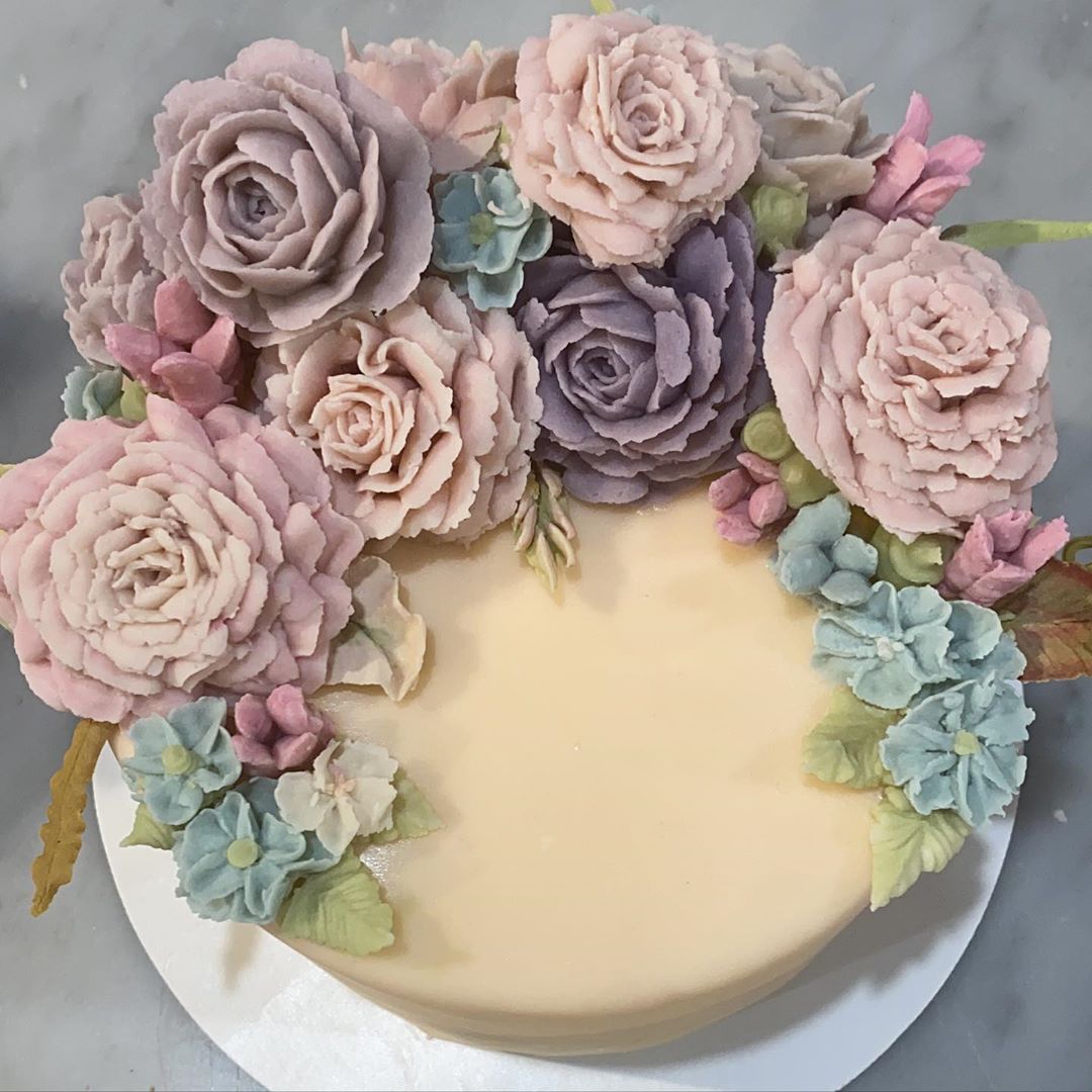 #totsbakery #alkharj #cake Bean paste flower