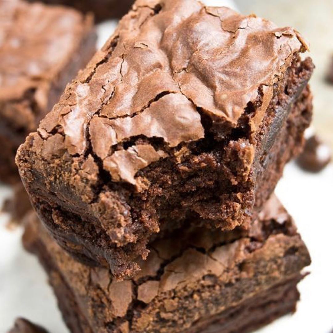 #browneyes #totsbakery #براونيز #الخرج براوني بقطع الشوكولاته