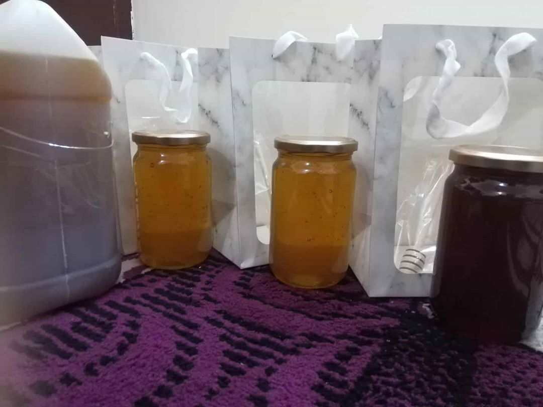 نقدم لك العسل الحضرمي الفاخر عسل مصدر معروف وهو على الشرط عسل فاخر عسل السدر الحضرمي جاء م