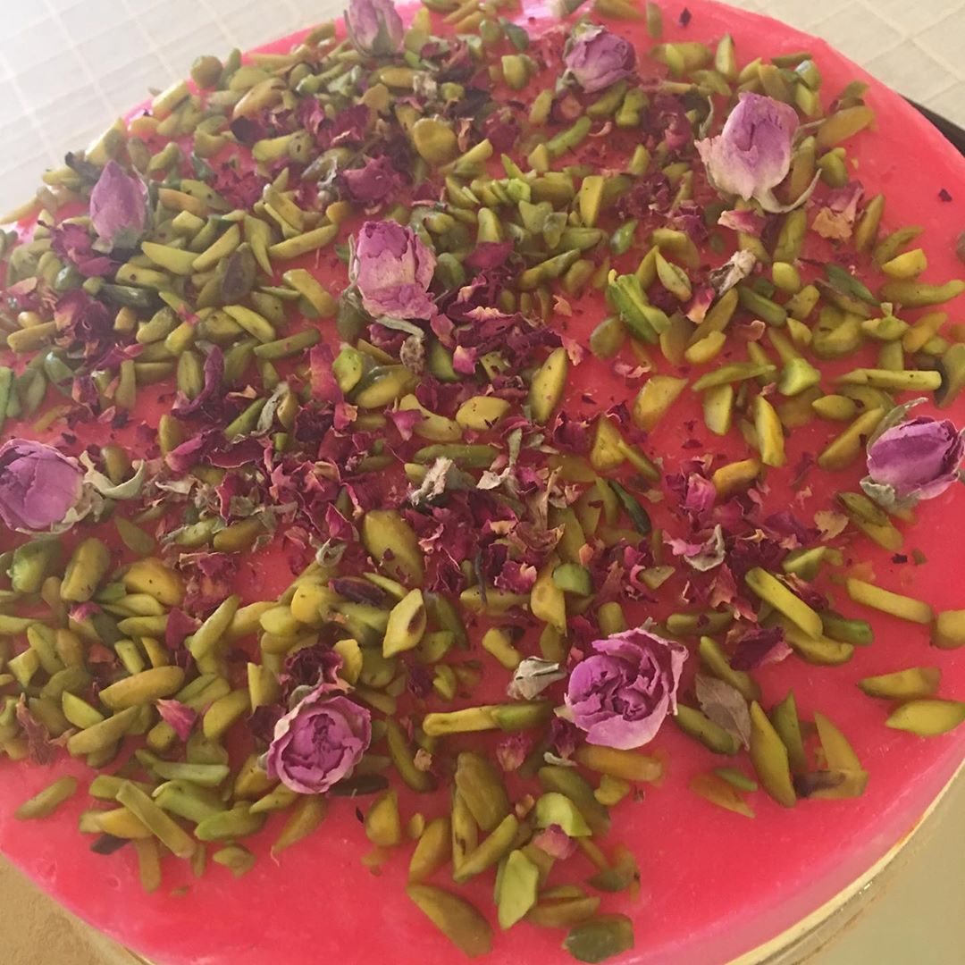 طلبية العيد تشيز الورد والزعفران
