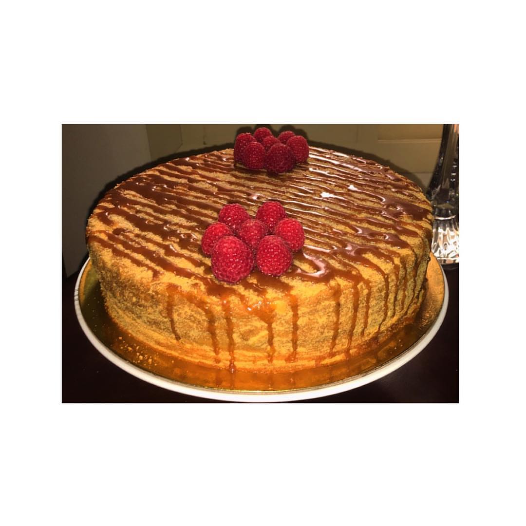 Delicious Russian Honey Cake with Dulce De Leche كيكة العسل الروسية المميزة بالدولسي دي لي