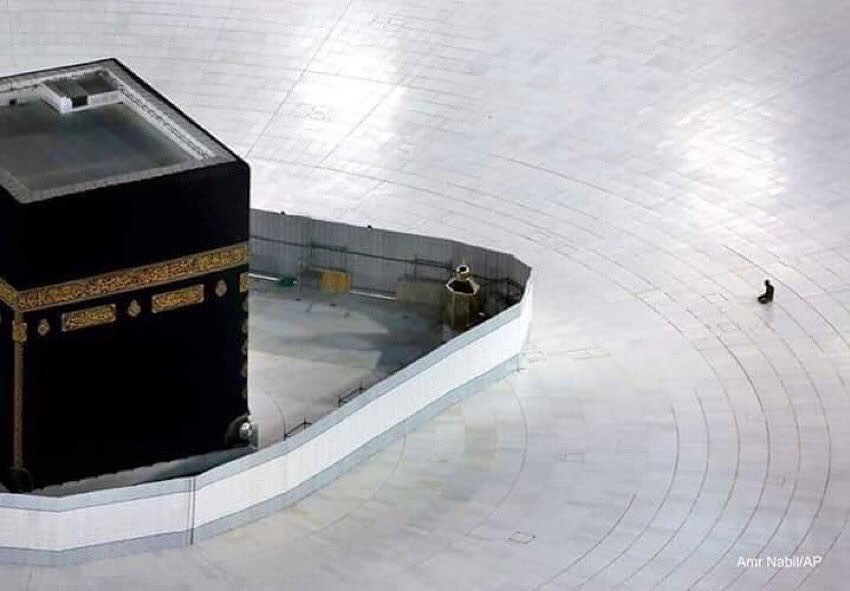 قَدْ جِئتُ وَحْدِيْ بثقْلِ الأرْضِ أَجْمَعه ‏يَاْرَبُّ يَاْرَبُّ فَاْكْشِفْ هَمَّ (كورونا)