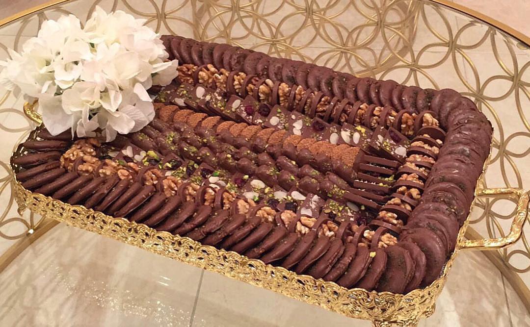 شوكولاته فن الحلو صُنعت بكل حب واتقان لتناسب فخامة وجمال مناسباتكم ❤️✨