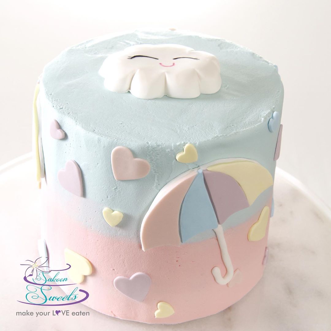 Smash cake . . نستقبل طلباتكم عبر الواتس اب : ‏Make your LOVE eaten . ‏.#sweetmagazine . ‏
