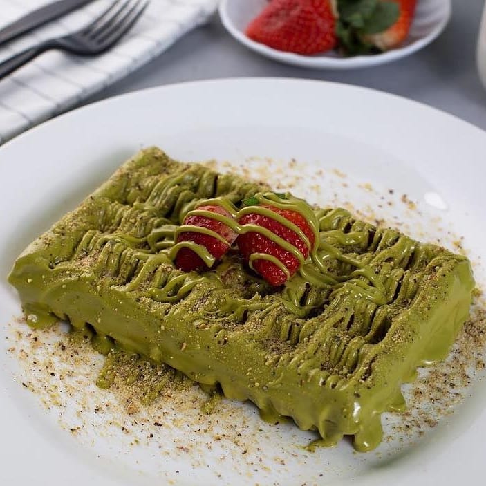وفل مع بستاشيو ب ١٤ ريال #عصير #عصيرات_طبيعية #عصيرات_طازجه#زاد_شرق #وفل #وفلها