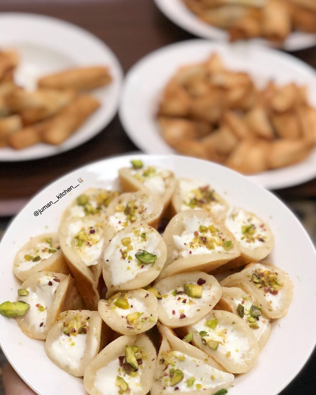 . . . القطايف اللذيذه . طريقتها بالفديو تلقونها بالهاشتاق #رمضانيات_مطبخ_جمان . . . . ____